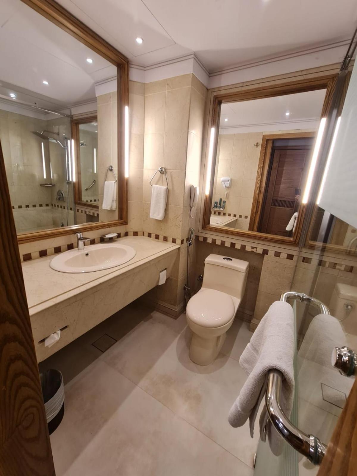 Hotel Crown Plaza Islamabad Zewnętrze zdjęcie