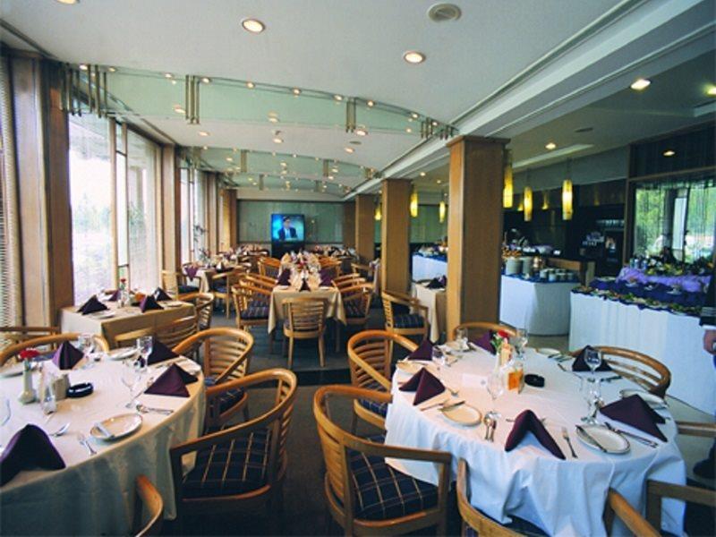 Hotel Crown Plaza Islamabad Zewnętrze zdjęcie