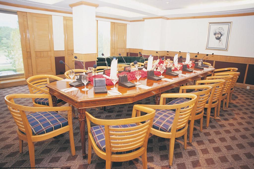 Hotel Crown Plaza Islamabad Zewnętrze zdjęcie