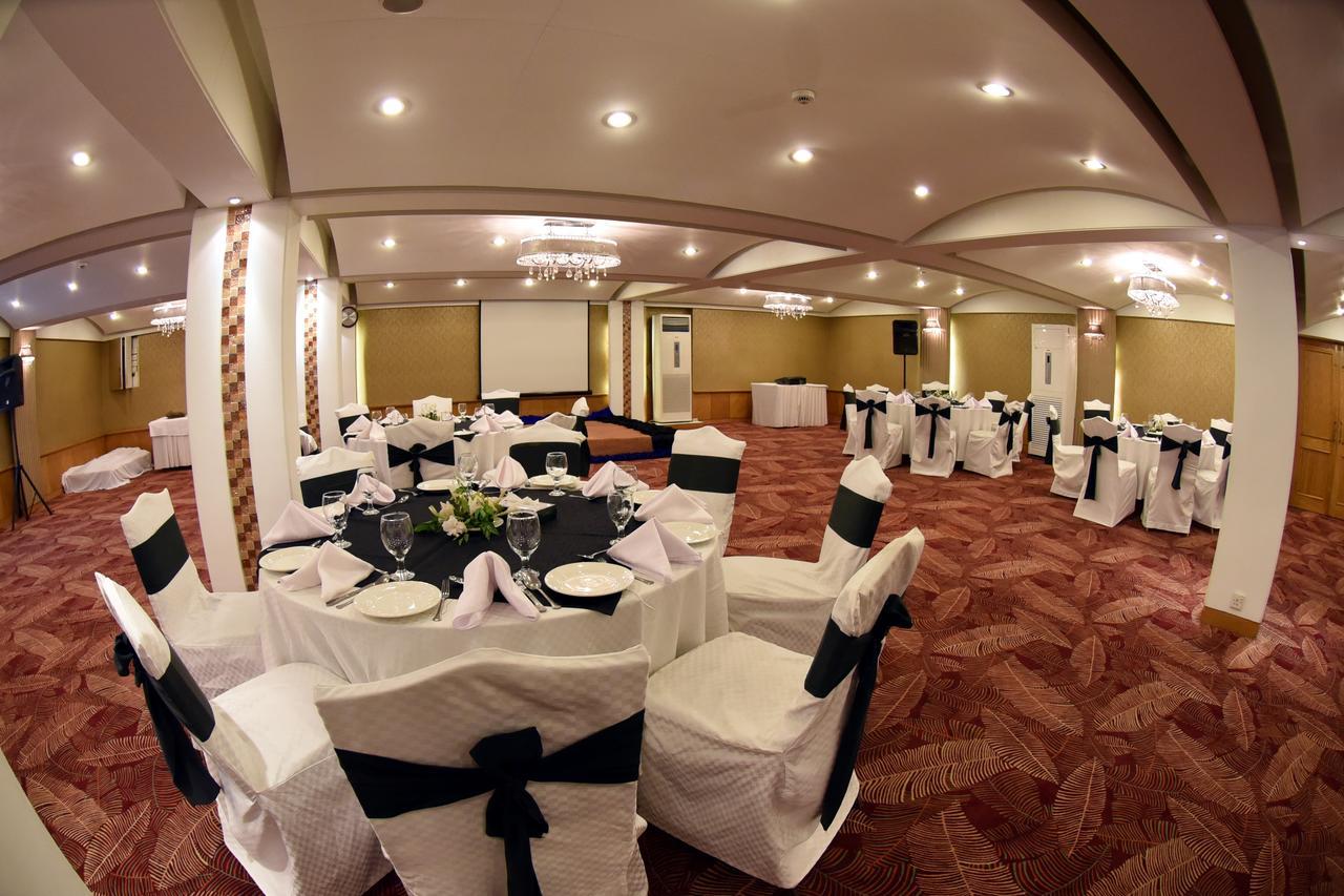 Hotel Crown Plaza Islamabad Zewnętrze zdjęcie